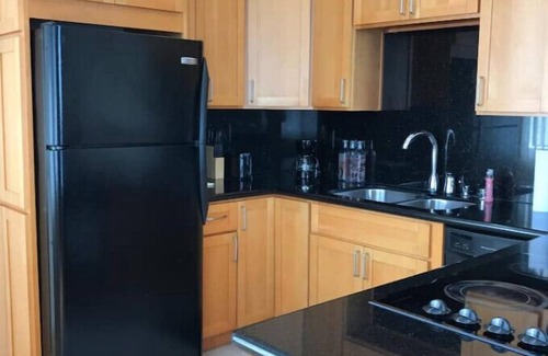 Westwood Apartment | Westwood Vacation Home near UCLAnn