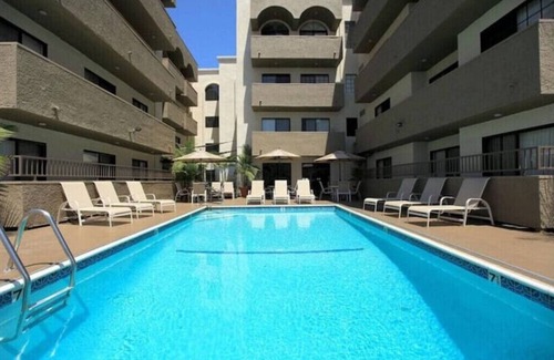 Westwood Apartment | Westwood Vacation Home near UCLAnn