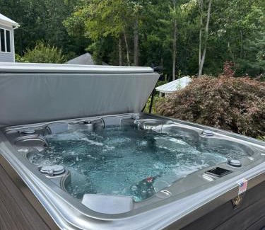 Hendersonville House | Wethero Ridge Moutain Estate & Hot tub