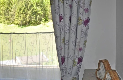 Wallgau Apartment | "Wetterstein" apartment/1 bedroom/shower, toilet - rock crystal, guest house
