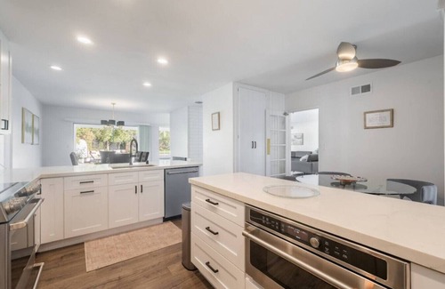 Sunland-Tujunga House | Wexford Hills Poolside Haven Backyard, BBQ