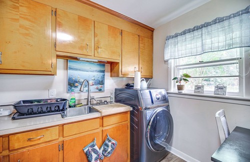 Newport News House | WFH Friendly: Family Retreat in Newport News!