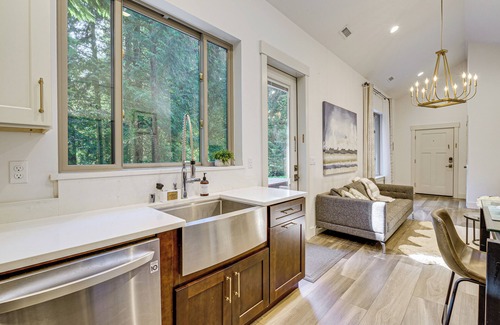 Redmond House | WFH-Friendly Gem w/Creek: 4 Mi to Sammamish Trail