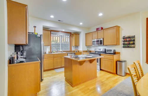 Everett House | WFH-Friendly Townhome Rental Near Ferry in Everett