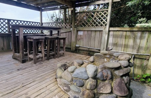 Raglan House | WHALE BAY COASTAL RETREAT - Your luxury surf front stay for up to 13 guests