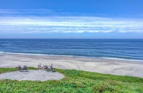 Lincoln Beach Condo | Whale's Spout