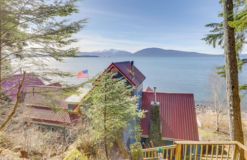 Juneau Apartment | Whale Watching at Beachfront Cottage in Juneau!