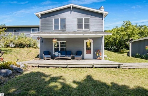 Leland House | Whaleback Retreat