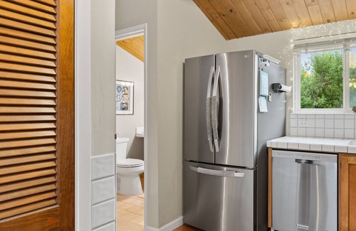 Eastside Santa Cruz House | Whaler's Walk Lagoon