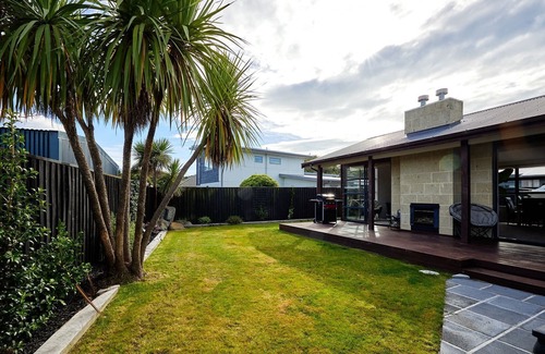 Kaikoura House | Whanau Retreat - A modern, warm family home located in a peaceful loaction.