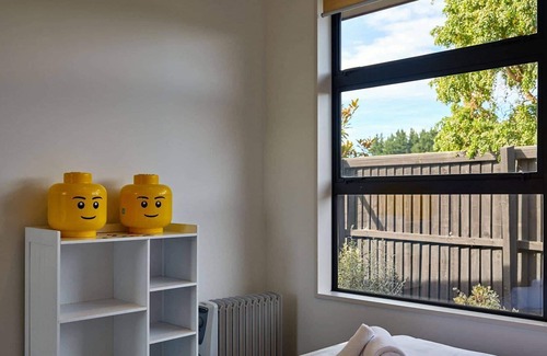 Kaikoura House | Whanau Retreat - A modern, warm family home located in a peaceful loaction.