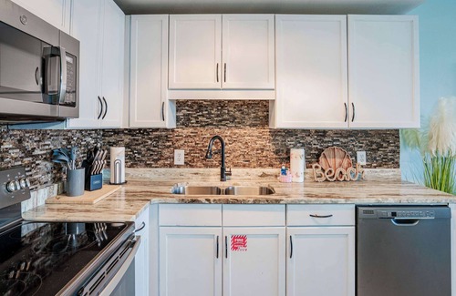 Panama City Beach Condo | Wharftown Retreat - 8ppl