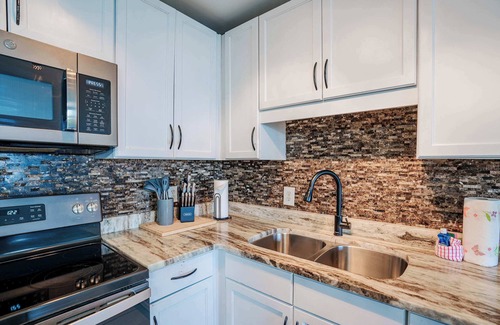 Panama City Beach Condo | Wharftown Retreat - 8ppl