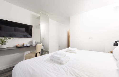 St Just Hotel | Wheal Cunning, B&B - a hotel room that sleeps 2 guests in 1 bedroom
