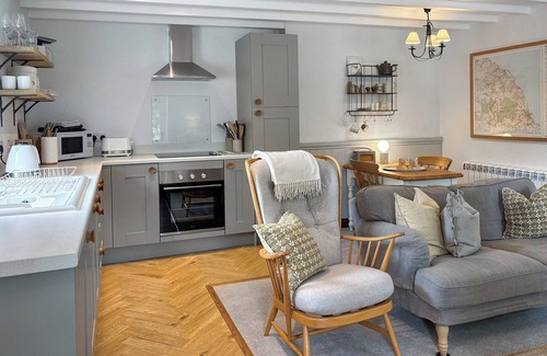 Potter Brompton Cottage | Wheatsheaf Cottage - 80021