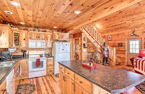 Murphy Cabin | Wheelchair-Accessible Murphy Cabin w/Fire Pit!
