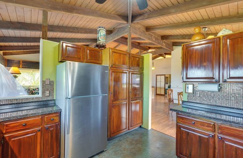 Kailua-Kona Cottage | Wheelchair Accessible Kona Gem w/Ocean Views!