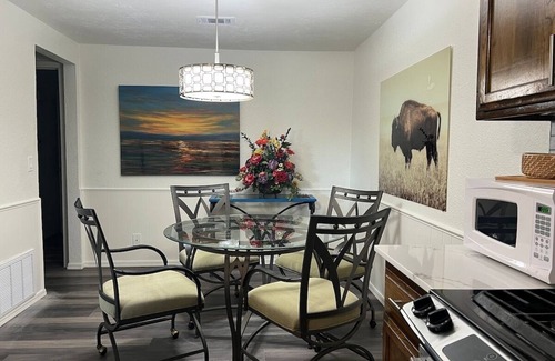 Yukon House | Where Buffalo Roam. Sleeps 5. Wi-fi. Fenced yard.