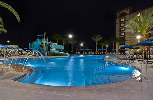 Florida Central Atlantic Coast Hotel | Where Comfort Meets Luxury! Swimming Pool, Kitchenette, Pets Allowed!