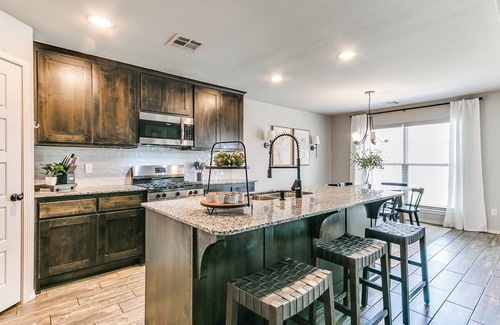Tulsa House | Where Comfort Meets Convenience in Crystal Creek