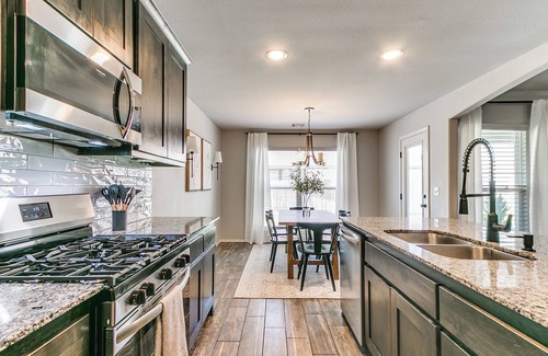 Tulsa House | Where Comfort Meets Convenience in Crystal Creek