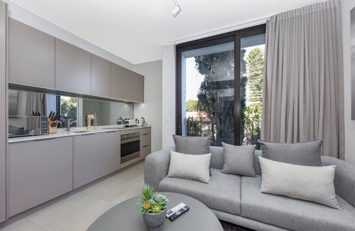 Greater Johannesburg Metropolitan Area Apartment | Where Elegance Meets Ease | One Rosebank Retreat