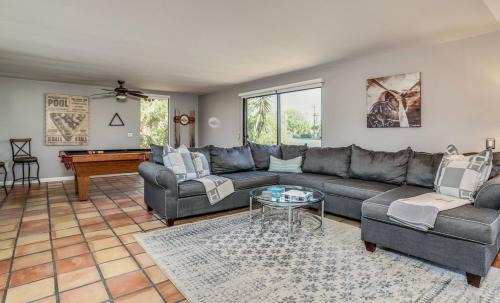 Bermuda Dunes House | Where the Airways Meet the Fairways