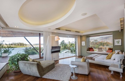 Elgin House | Where wine meets the sky- Elgin's finest private estate