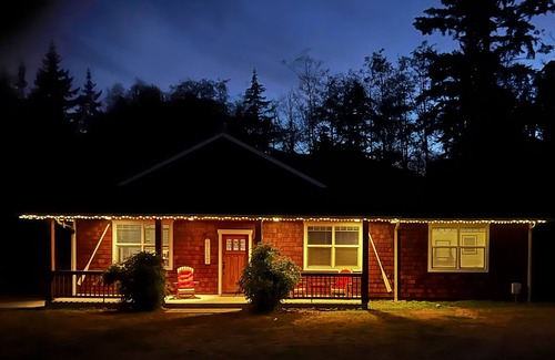 Freeland House | Whidbey House 3 BR 2 BA Porch & Patio: Walk to Golf & Beach Sleeps 6-7