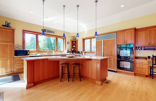 Coupeville House | Whidbey Island waterfront acreage with gardens, pond, chef's kitchen, & studio