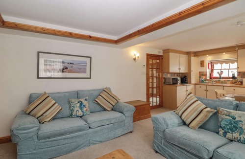 Plymouth Cottage | Whidbey Luxury Apartment