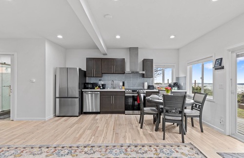 Clinton House | Whidbey Waterview Getaway: Nature, Deers, Pet & Family Friendly