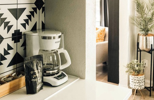 Congress Park House | Whimsical Escape - Near Botanic Gardens & Zoo