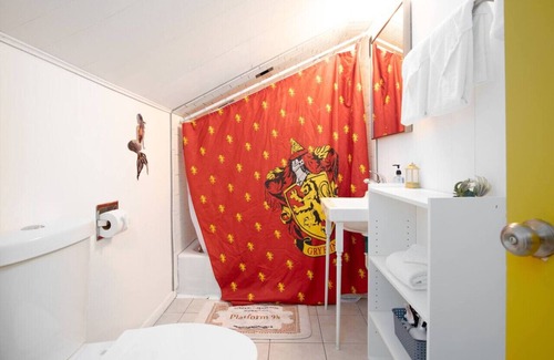 Appleton House | Whimsical Magic Renovated Home - Walk to Downtown from Atlantic St.