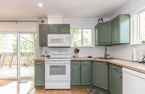 Huntsville Cottage | Whimsical Muskoka Cottage in beautiful Hidden Valley