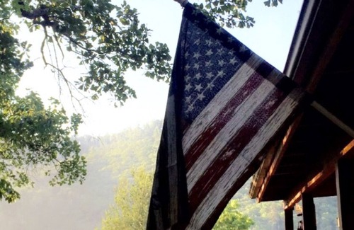 Upper Peachtree Cabin | Whiskey Barrel Lodge -With Mountain VIEWS