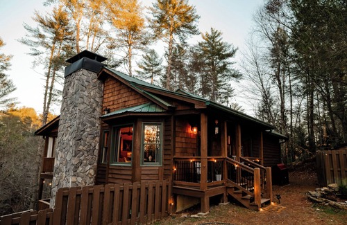 Ellijay House | Whiskey Cheeks: 4 BR Cozy Mountain Escape - Playground - Hot Tub - Kids Room