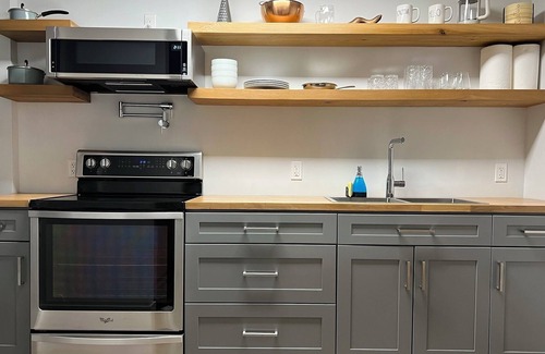 Port Alberni Apartment | Whiskey Jack Suite A modern, cozy, space; perfect for any occasion !