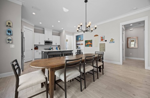 Orange Beach House | Whiskey Sands- 4 Private Suites, Fenced Yard, Close to Pool, Walk to the Beach!
