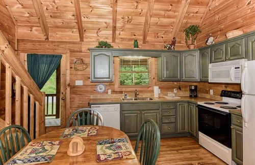 Townsend Cabin | Whisper Creek (2-Bedroom Cabin) - Pets Allowed by RedAwning