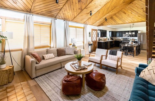 Greer Cabin | 'Whispering Hollow Lodge' on Greer Main St!