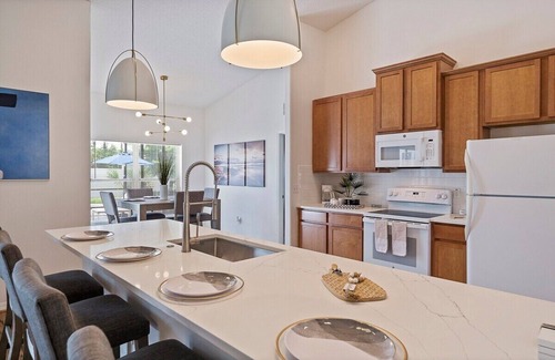 Palm Coast House | Whispering Palm: Renovated 4-Bedroom Oasis