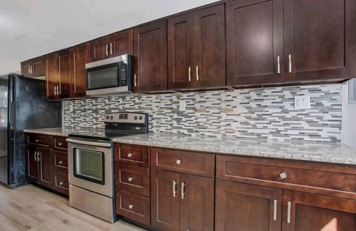 Lake Park House | Whispering Palms Beach House-4BD/2BA-sleeps 8 Pet ok-Very central area in Naples