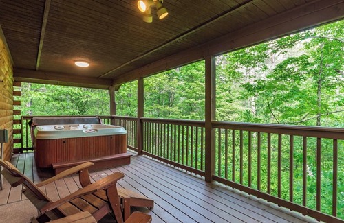 Logan Cabin | Whispering Pine: Cozy Cabin with Hot Tub & Views