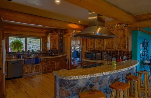 Baker City Apartment | Whispering Pines Lodge