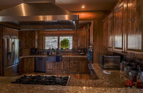 Baker City Apartment | Whispering Pines Lodge