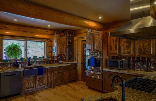Baker City Apartment | Whispering Pines Lodge
