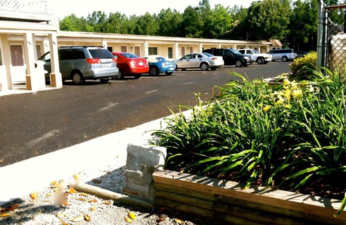 White Stone Hotel | Whispering Pines Motel