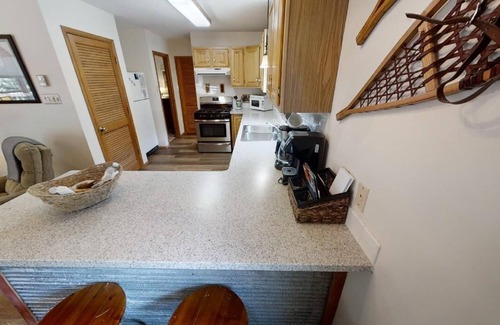 Red River Cabin | Whispering Pines - ON THE RIVER! Very Nice Decor and Furnishings - Spacious Slee