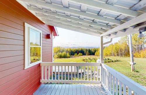 Barton House | Whispering Pines Retreat